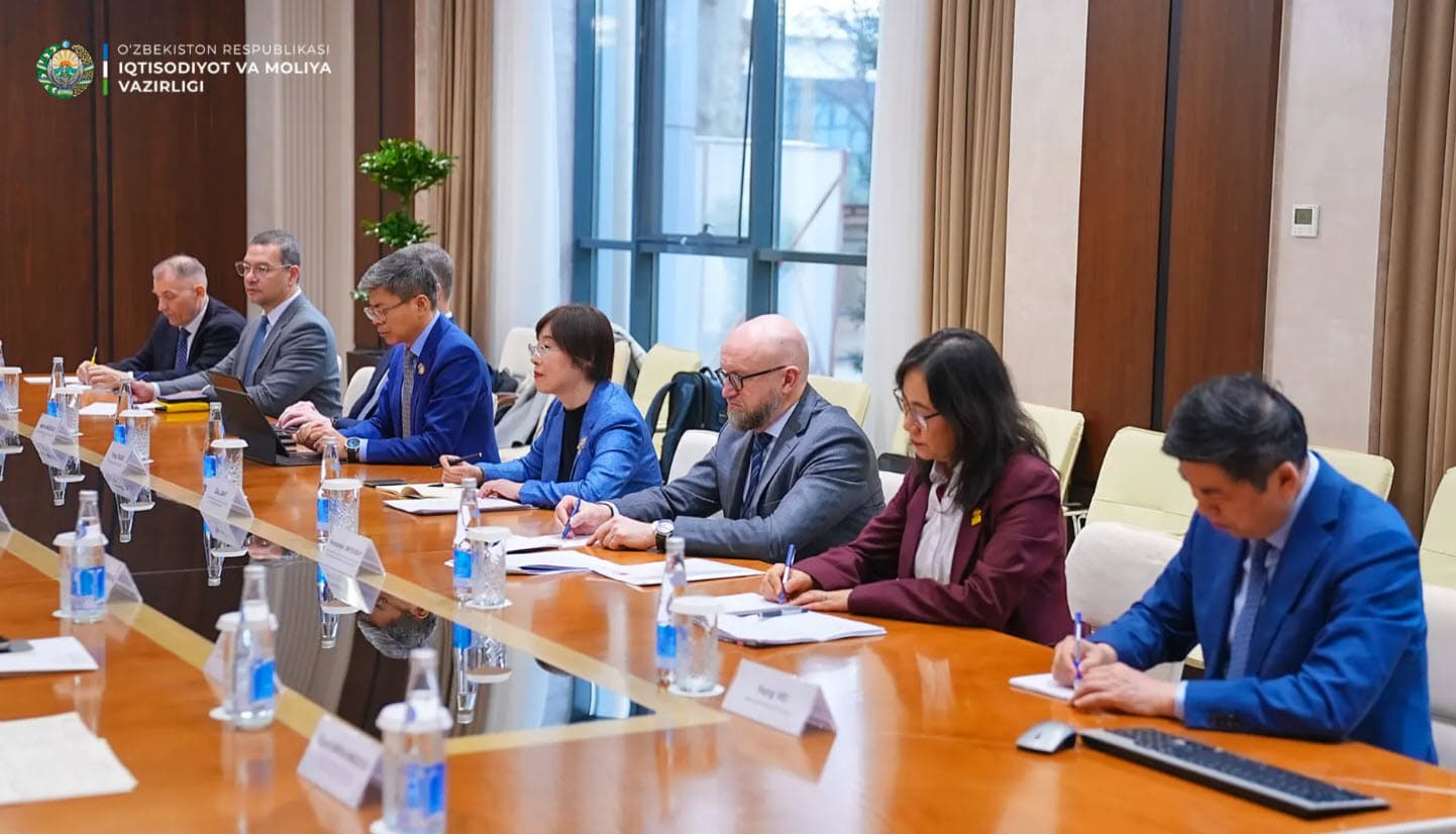 Cooperation directions discussed with Zou Jiayi, President of the Asian Infrastructure Investment Bank