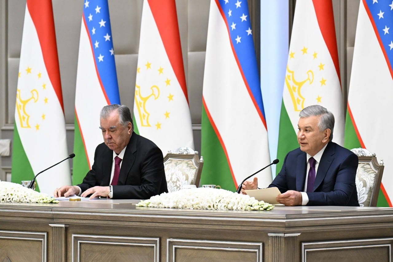 Presidents of Uzbekistan and Tajikistan sum up outcomes of productive talks