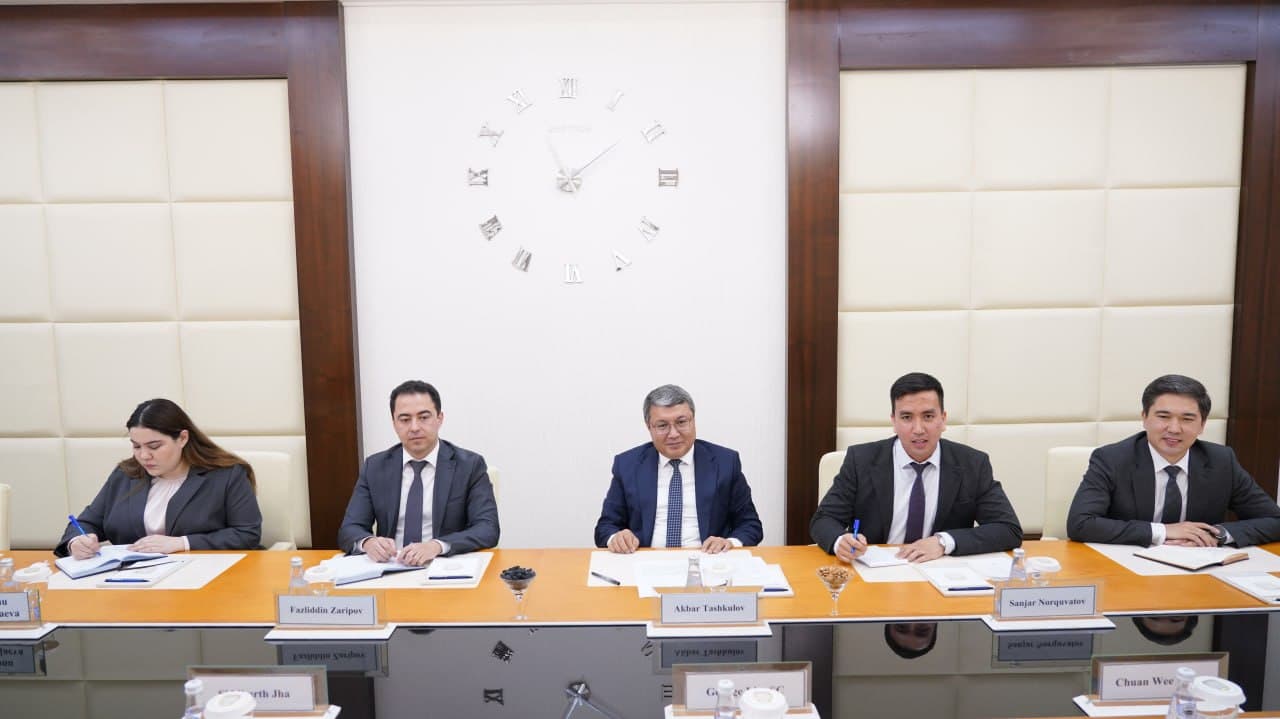 Singapur Xalqaro Mediatsiya markazi rahbari bilan uchrashuv