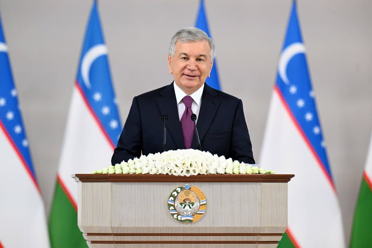 President meets with youth and unveils new initiatives