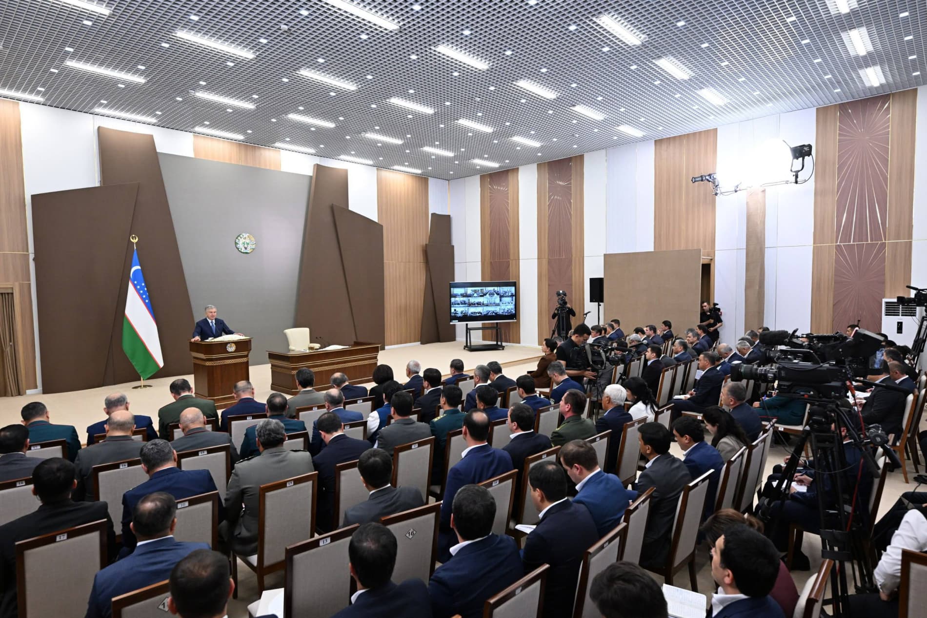 Discussions covered the development of Tashkent and Sergeli district, along with creating a safe environment in mahallas