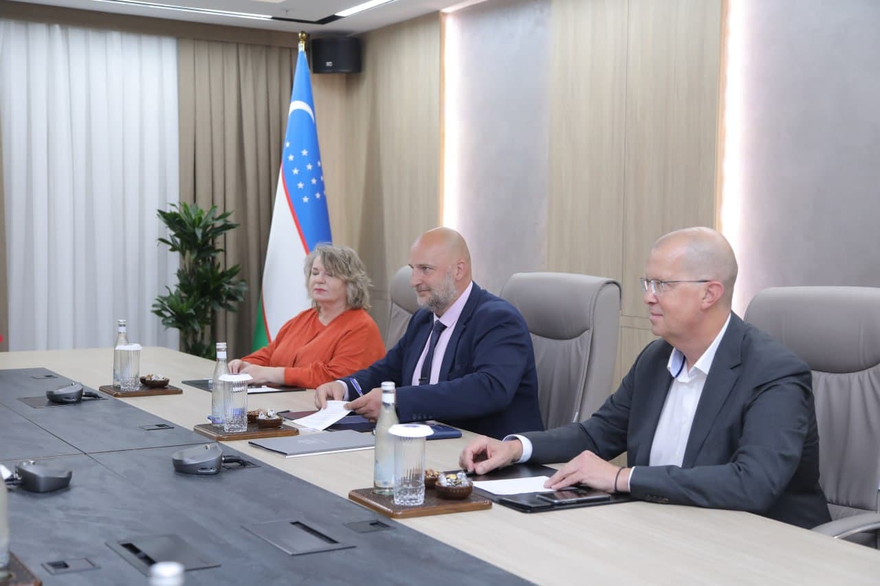 Latviya elchisi bilan raqamli texnologiyalar, pochta aloqasi va elektron tijorat sohasidagi hamkorlikni kengaytirish masalalarini muhokama qilindi
