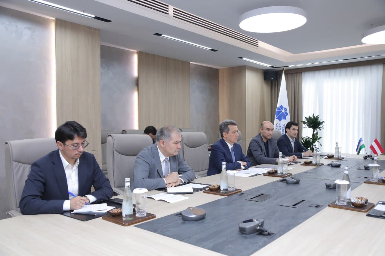 Latviya elchisi bilan raqamli texnologiyalar, pochta aloqasi va elektron tijorat sohasidagi hamkorlikni kengaytirish masalalarini muhokama qilindi
