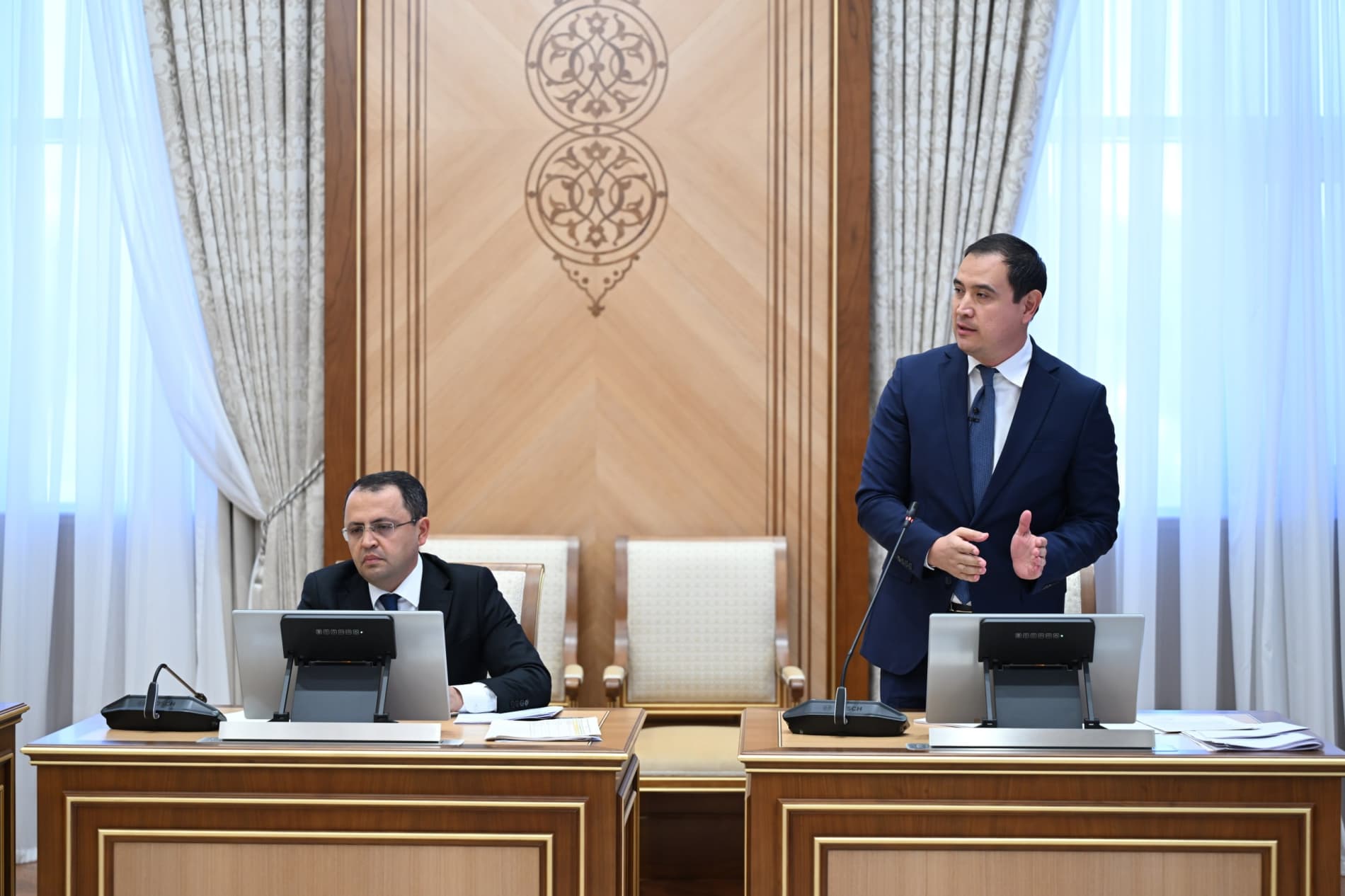 President reviews proposals for pension system reform