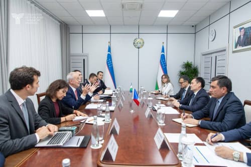 Обсуждены новые направления сотрудничества в сфере транспорта